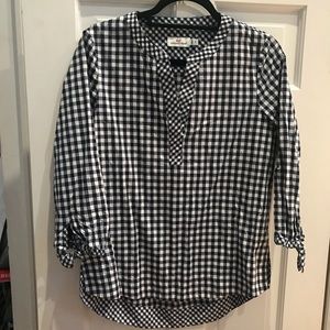 Vineyard vines gingham popover top